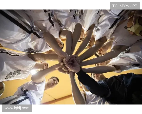 以篮球为纽带探索团队协作与个人拼搏精神的完美融合