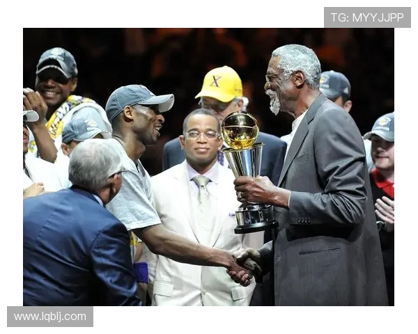 比尔·拉塞尔:篮球传奇与冠军精神的传承之路 比尔·拉塞尔:篮球传奇与冠军精神的传承之路