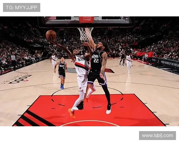 爵士强势迎战开拓者双方新星对决引爆全场焦点大战 爵士强势迎战开拓者双方新星对决引爆全场焦点大战