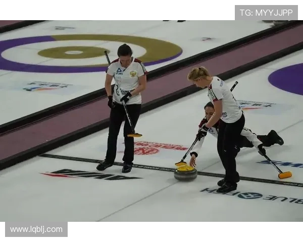 上海羽毛球队奋勇拼搏迎接世界杯挑战的辉煌历程与成就分享 上海羽毛球队奋勇拼搏迎接世界杯挑战的辉煌历程与成就分享