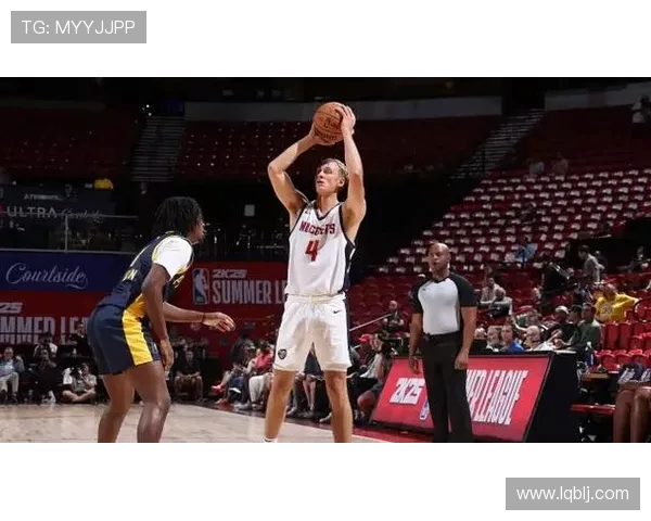 2015年骑士与步行者的经典对决回顾及赛季精彩瞬间分析